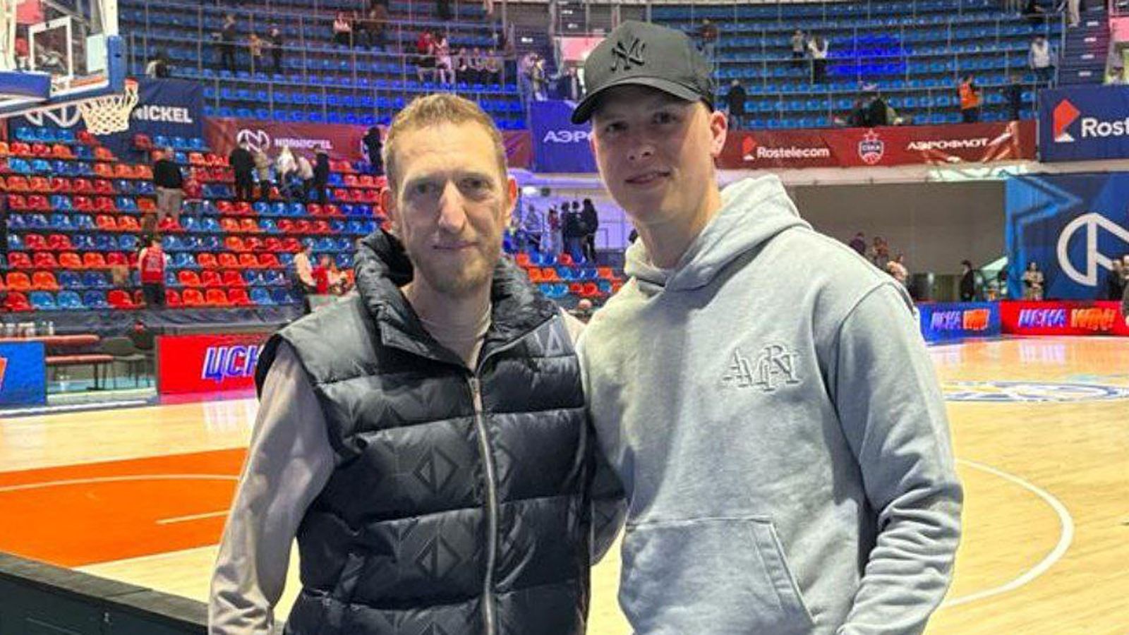 Магнуссон прилетел в Москву и побывал на баскетбольном матче